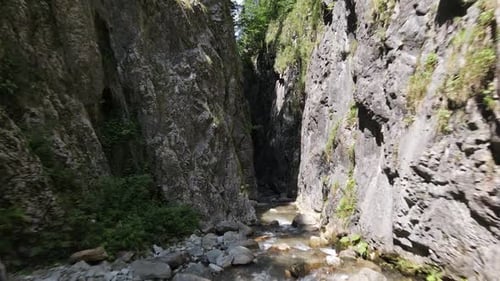Rivière naturelle Canyon