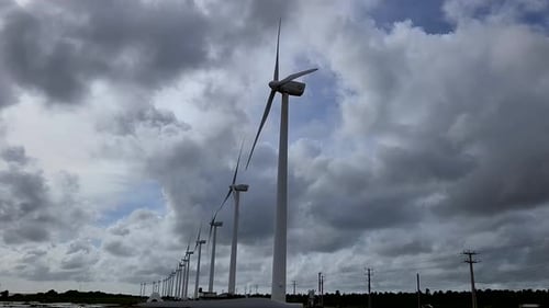 Windkraftanlagen Row Slomo