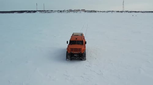 Véhicule tout-terrain à huit roues