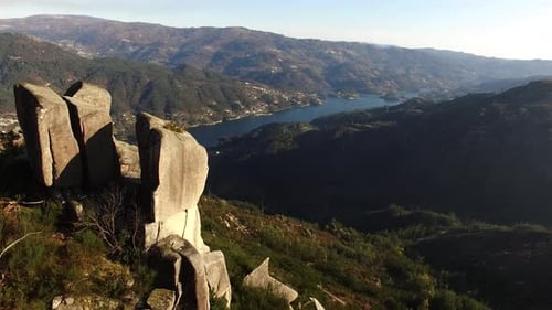 Schroffe und felsige Landschaft des Geres-Nationalparks. Schönheit in der Natur