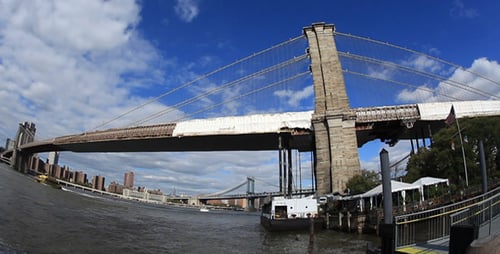 Brooklyn Bridge and the East River Full HD