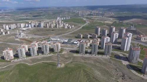 Landentwicklung und Stadtplanung in neuem Vorortkomplex mit sich entwickelnder Infrastruktur
