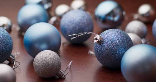 Weihnachts-Dekokugel in Blau