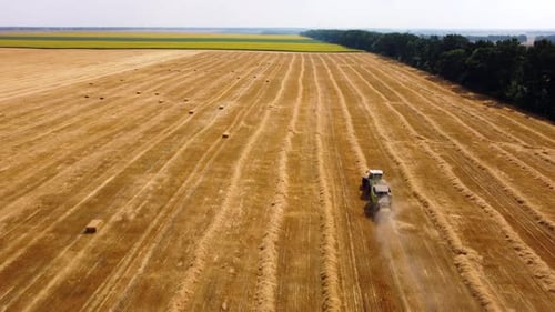 Heuballen-Traktor