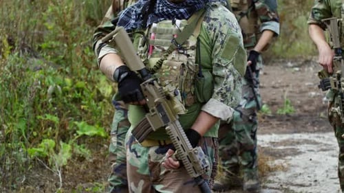 Ranger Squad Gehen mit Waffen