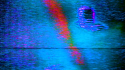 Das
analoge TV-Signal ist verzerrt und blinkt.