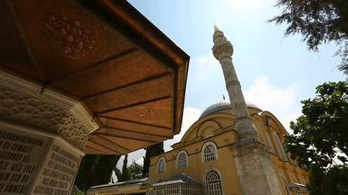 Istanbul Ottoman Altunizade Mosquée Et Fontaine Sadirvan Timelapse