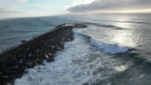 Super Slow Motion Video of Sea Waves