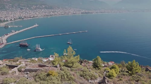 Blick auf die Stadt Alanya von der Burg von Alanya in der Türkei