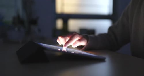 Verwenden des Tablet-Computers in der Nacht