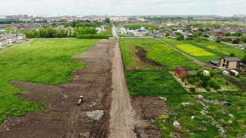 Bau der Straße aus der Luft. Luftaufnahme der Baustraße.