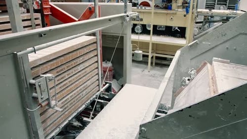 Industrielle Maschinen, die Süßigkeiten herstellen. Süßwarenfabrik.