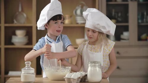Diligent Little Cooks