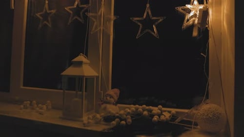 Christmas Window Decoration with Star Lights and Lantern