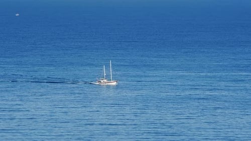 Yacht (4K)