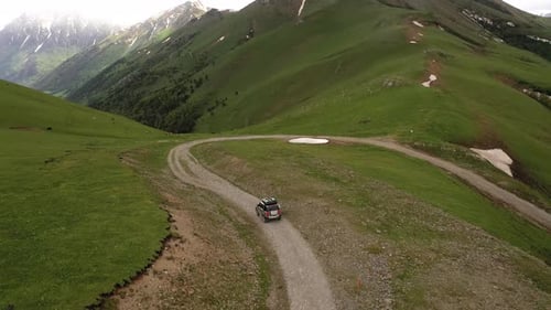 Off Road Tourist Car Rides Offroad in the Highlands