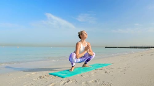Girlande und Krieger Yoga Posen