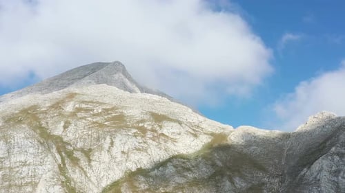 Vuelo alrededor del pico Vihren en la montaña Pirin 6