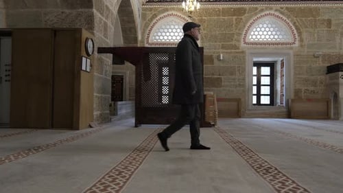 Besuchen Sie die historische Moschee
