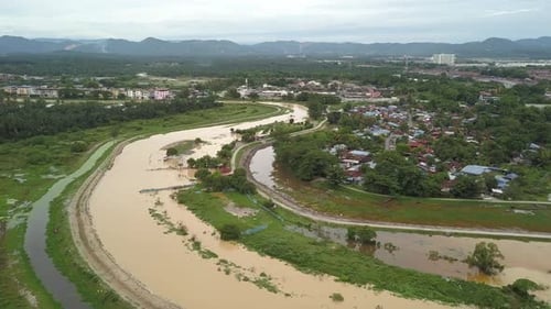 The river is flooded at Malays kampung