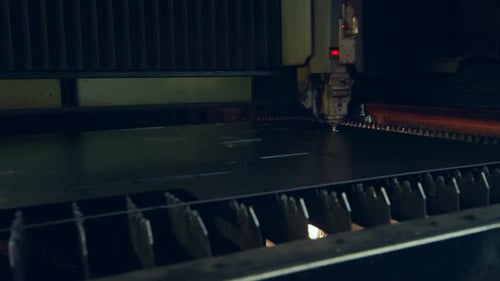 Laser Cutting Machine Slicing Metal Sheet
