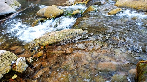 Fluxo de água corrente 8