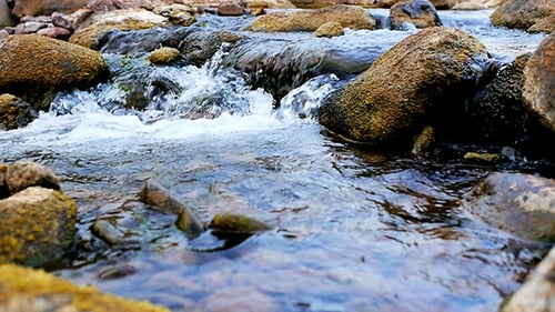 Fluxo de água corrente 6
