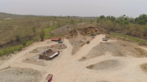 Baustelle im Berghang