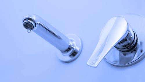 Elegant Modern Faucet in Silver Finish