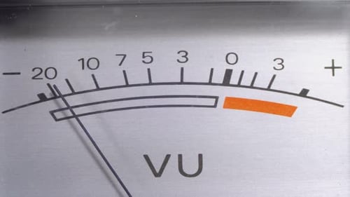 Indicador de señal analógica con flecha. Medidor de la señal de audio en decibelios