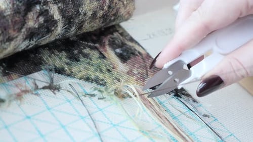 Couture croisée. Broderies au point de croix pour femme.