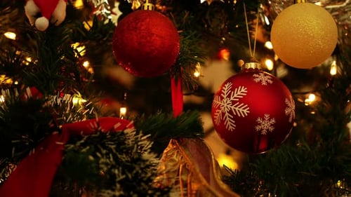 Decorated Christmas Tree with Twinkling Lights and Ornaments