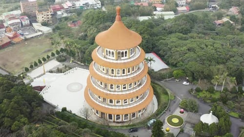 Circle around the temple - Experiencing the Taiwanese culture of the spectacular five-stories pagoda