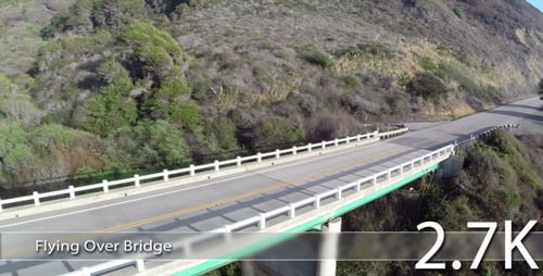 Über Brücke fliegen