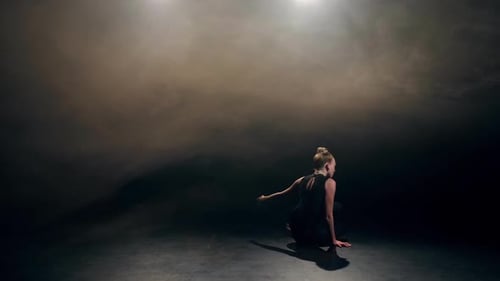Flexible Fit-Tänzerin, die moderne