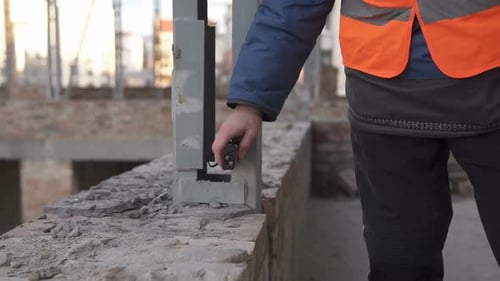 Measurements of buildings with a laser tape measure