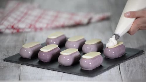 Decorating Mousse Cakes with Frosting in Home Setting
