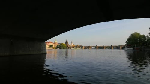 Arco del puente de Manes