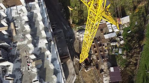 Turmdrehkran auf Bauwerk 5