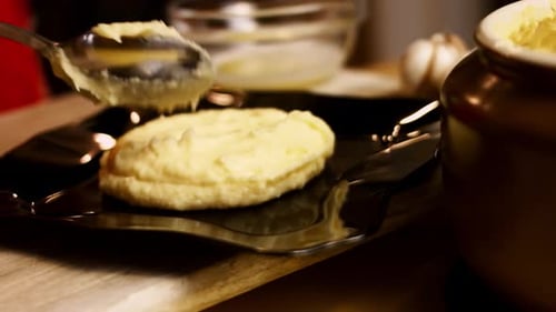 How to Make Creamy Mashed Potatoes with Cheddar