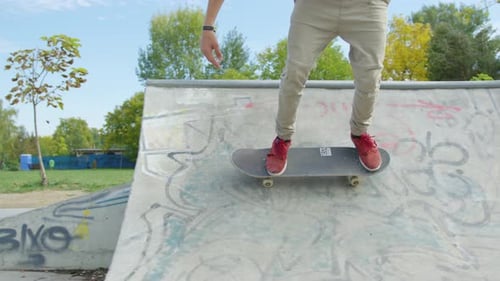 Eislaufen in einem Skatepark