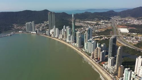 Escena tropical del Balneario Camboriu Brasil. Destino de viaje.