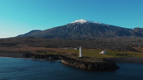 Aufnahmen des Leuchtturms am Meer