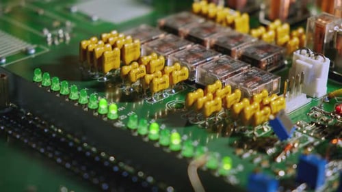 LED da placa de circuito e relé funcionando