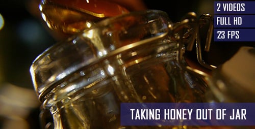Taking Honey Out Of Jar