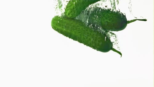 Super Slow Movement of Cucumbers Under Water with Air Bubbles