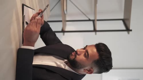 Online-Zahlung Geschäftsmann Mobile Banking