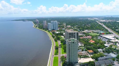 Aerial view of Bayshore Blvd in Tampa, FL