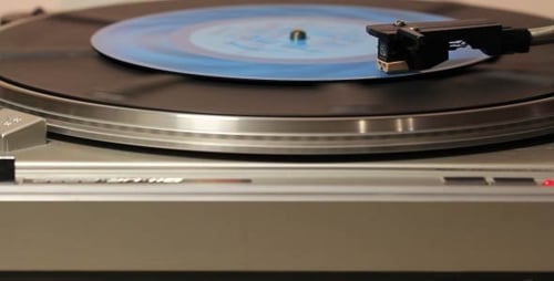 Vinyl Record Player Tone Arm in Operation