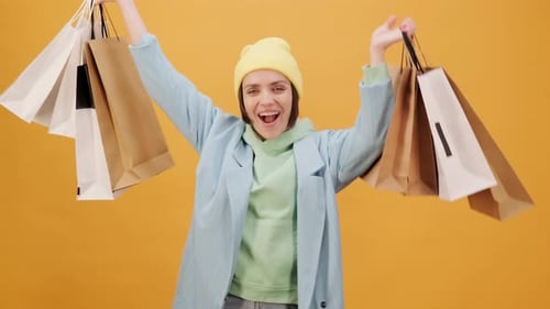 Vidéo du Black Friday - Une femme s'est lancée dans une virée shopping